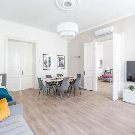 Exclusive Downtown Apartment In The Heart Of Budapest Eksteriør billede