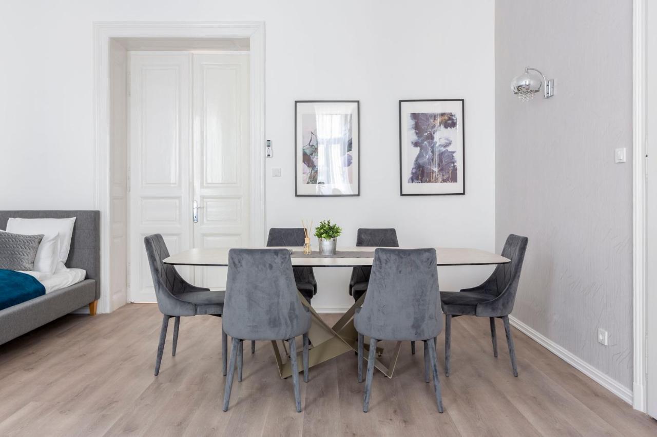 Exclusive Downtown Apartment In The Heart Of Budapest Eksteriør billede
