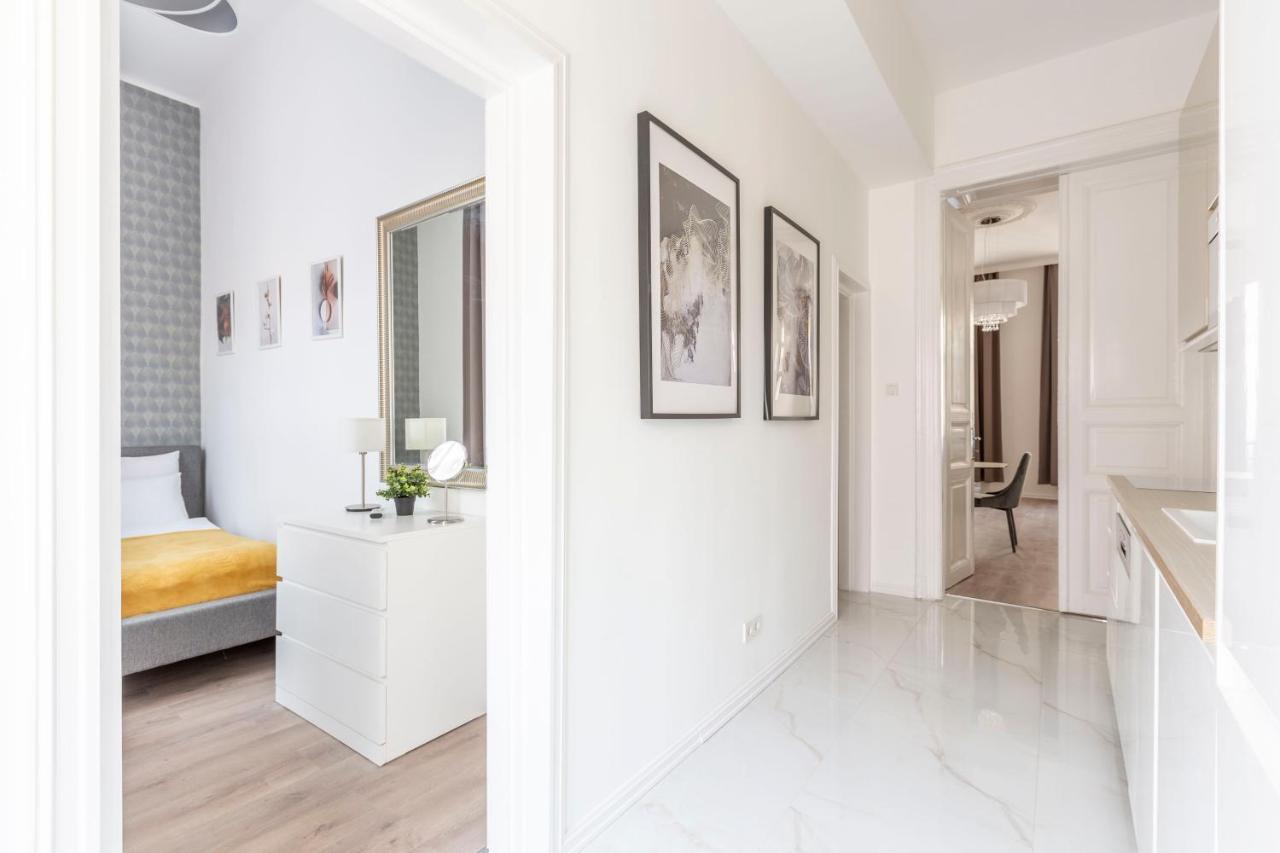 Exclusive Downtown Apartment In The Heart Of Budapest Eksteriør billede